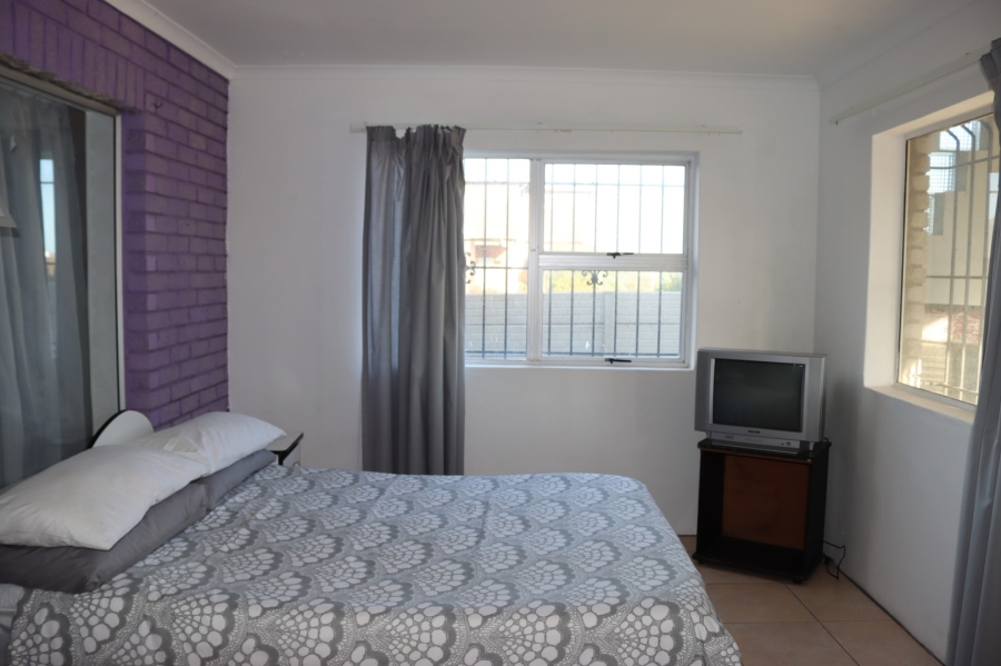 To Let 4 Bedroom Property for Rent in Bettys Bay Western Cape